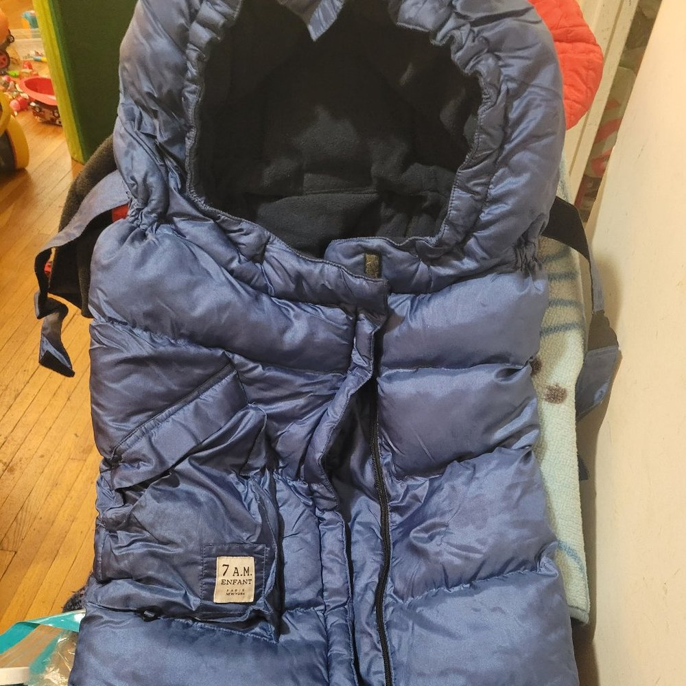 7am enfant 212 evolution blanket in metallic blue/back for strollers